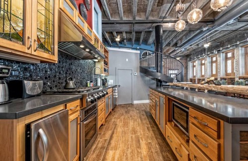 Brazos Apartment | Green Door Lofts-Stained Glass Loft