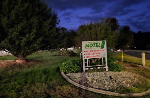 Lavington Hotel | Green Door Motel