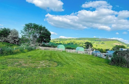 Kingswood Cabin | Green Dragon and Kitchen Pod - Sleeps 2 & Parking