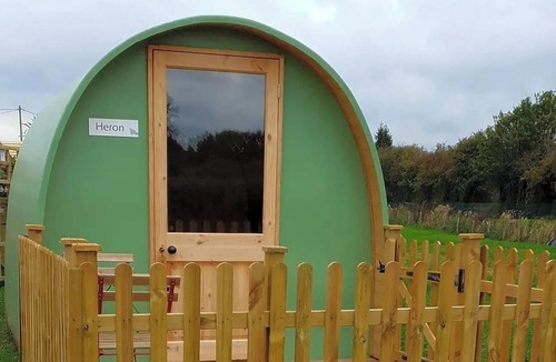 Kingswood Cabin | Green Dragon and Kitchen Pod - Sleeps 2 & Parking