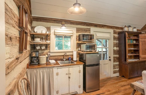 Bells Bed & Breakfast | Green Frog Farm Cabins