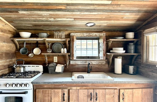 Bells Bed & Breakfast | Green Frog Farm Cabins