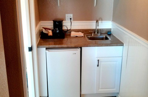 Burney Hotel | Green Gables Motel & Suites