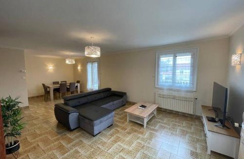 Vezeronce-Curtin Villa | Green Gables- Old Charm