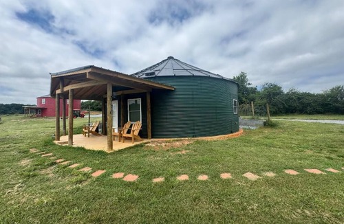 Naruna House | Green Grain Bin One Level Home