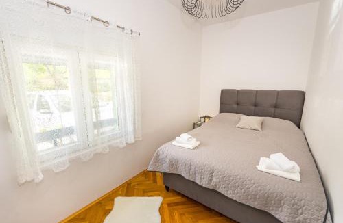 Drnis House | Green Haven Holiday House Near Drniš