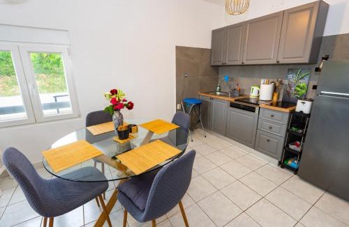 Drnis House | Green Haven Holiday House Near Drniš