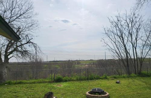 Del Valle House | Green Haven Studio near Austin Airport COTA