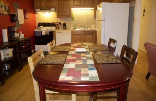 Greenwood House | Green hill cottage