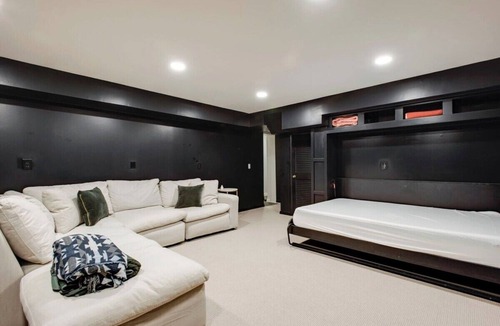 Otter Creek House | Green Hills Family Gem, 20 Min to Downtown, Sauna!