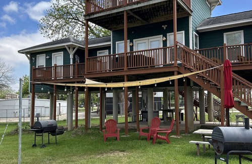Gruene House | Green House on the River, Walk to Gruene Hall!