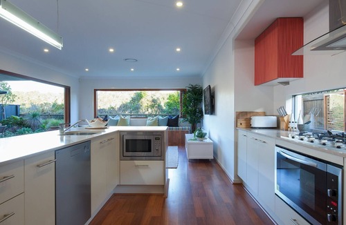 Mount Coolum House | Green House - pet friendly