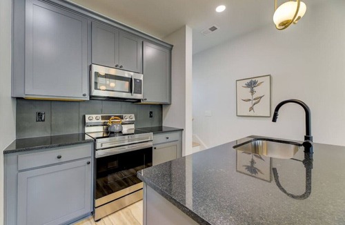 Columbia Apartment | Green House @ Township- Unit A | 3BR 3BA