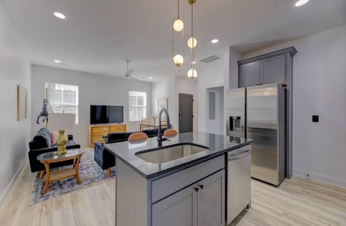 Columbia Apartment | Green House @ Township- Unit A | 3BR 3BA