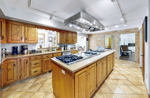 Blakeslee Villa | Green Majesty: Luxe Getaway