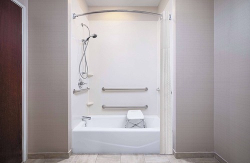 Arcola Hotel | Green Mill Village Hotel & Suites, BW Signature Collection