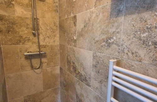 Chateau-Landon Apartment | Green Parrot" residence