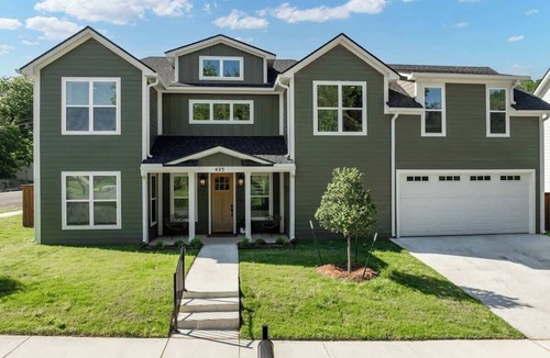 Waco House | Green Retreat on Proctor - 3.5 Bathrooms