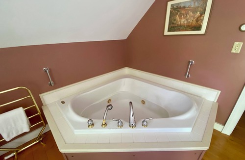 Guilford Bed & Breakfast | Green River Bridge Inn