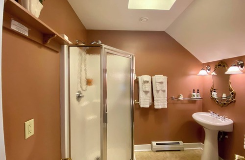 Guilford Bed & Breakfast | Green River Bridge Inn