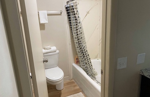Green River Apartment | Green River Inn Suites with Kitchenettes & Self-Serve Laundry