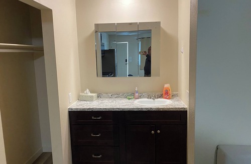 Green River Apartment | Green River Inn Suites with Kitchenettes & Self-Serve Laundry