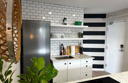 Downtown Apartment | Green Room, Calm Studio, Stunning Downtown Views