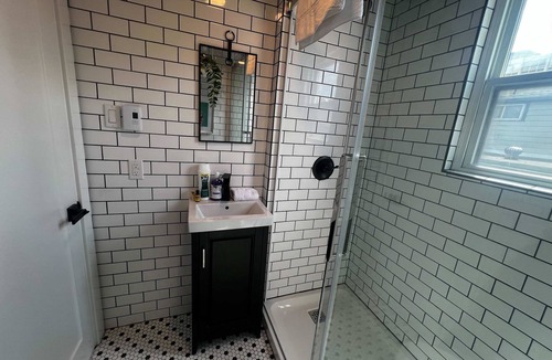 Downtown Apartment | Green Room, Calm Studio, Stunning Downtown Views