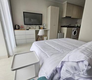 Jakarta Apartment | Green Sedayu Apartment Deluxe by Ellison