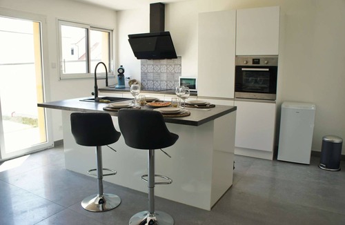 Longvic House | GREEN'SPA - SPA - GARDEN - PRIVATE PARKING