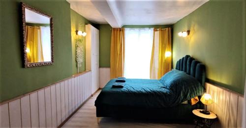 Pont-d'Ouilly Apartment | Green Summer