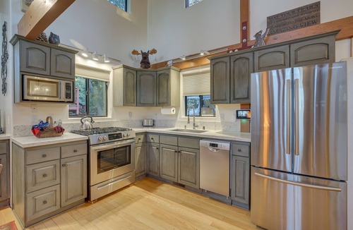 Green Valley Lake Cabin | Green Valley Lake Cabin w/ Deck - Walk to Lake!