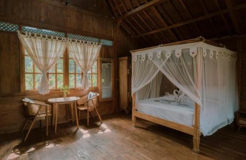 Sidemen Villa | Green vanilla Suite 2