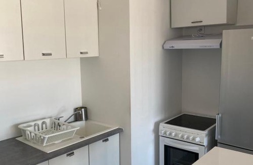 Sannois Apartment | Green View