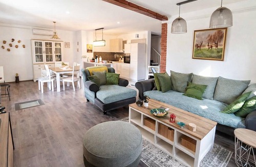 Oroslavje House | Green View Holiday Home With Pool, Oroslavje, Croatia