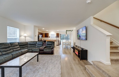 Captain's Cove House | Greenbackville Retreat w/Deck: 1 Mi to Marina!