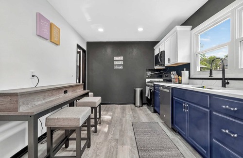 Waukegan House | Greenbay Paradise-Navy 3 Mile Private Huge outdoor