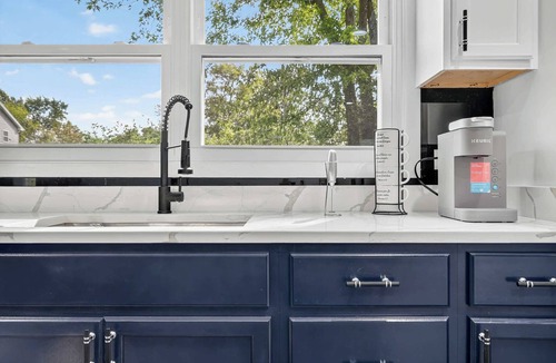 Waukegan House | Greenbay Paradise-Navy 3 Mile Private Huge outdoor