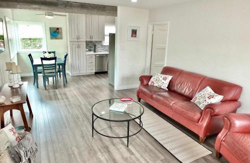 Belmont Heights House | Greenbelt Guesthouse - Unlimited Peace & Privacy Golf Bowling Green & More