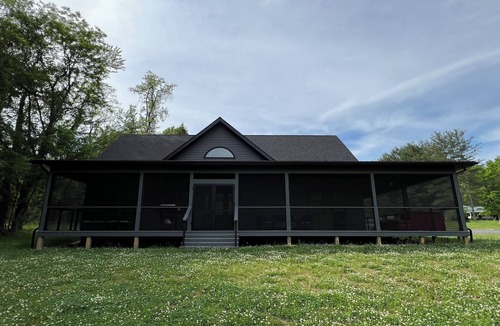 Frankford House | Greenbrier River Getaway