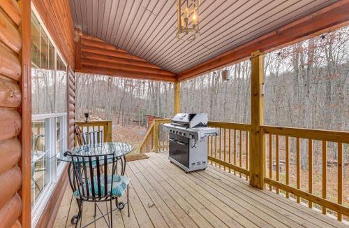 Marlinton House | Greenbrier River On-Site! Modern-Rustic Log Cabin
