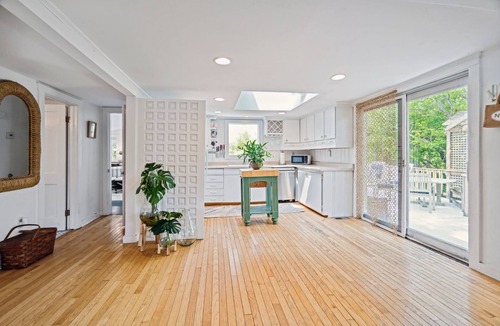 Newbury House | Greenery & Waves A/C Walk to Beach Deck