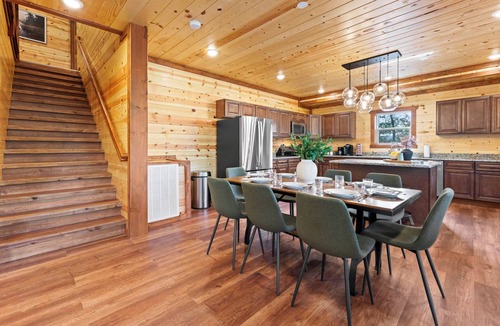 Seymour Cabin | Greenleaf Hideaway~Pool~Hot Tub~Games~Private Nook