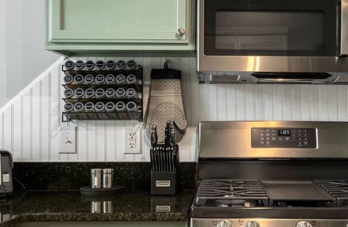 Kirkwood House | Greensboro`s Gem! Group Friendly, Central Location