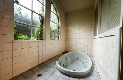 Macleod Hotel | Greensborough Motel