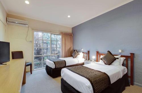 Macleod Hotel | Greensborough Motel