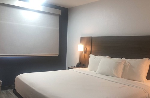 Southside Hotel | GreenTree Inn Santa Fe