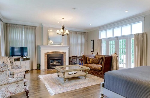 Old Town Historic District Bed & Breakfast | Greenview Manor, Luxury Bed & Breakfast