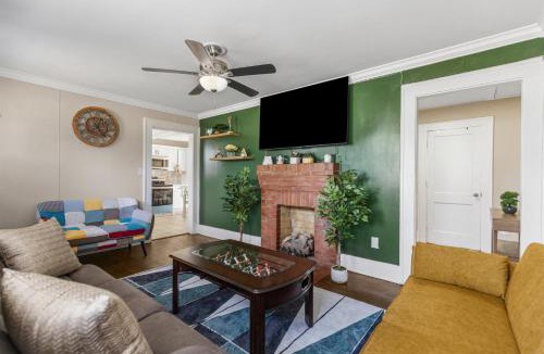 Welcome House | Greenville Cozy Retreat