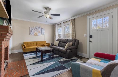 Welcome House | Greenville Cozy Retreat